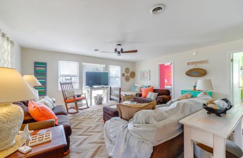 Hampstead Casa | 3 Mi to Beach Home with Fire Pit in Hampstead!