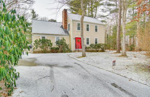 Cotuit Casa | 3 Mi to Beaches and Golfing Family Gem in Cotuit