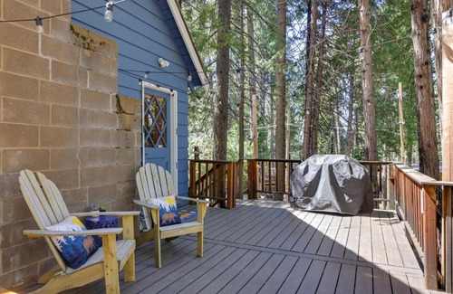 Dorrington Casa | 3 Mi to Big Trees State Park Cabin with Scenic Deck