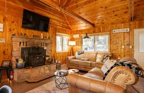 Dorrington Casa | 3 Mi to Big Trees State Park Cabin with Scenic Deck
