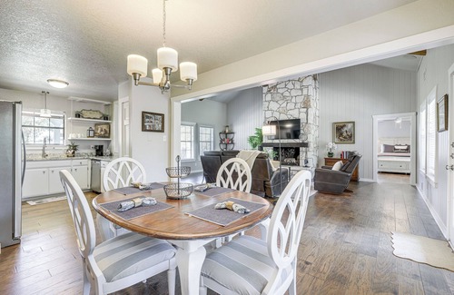 Boerne Casa | 3 Mi to Boerne Lake: Getaway w/ Deck & Yard!