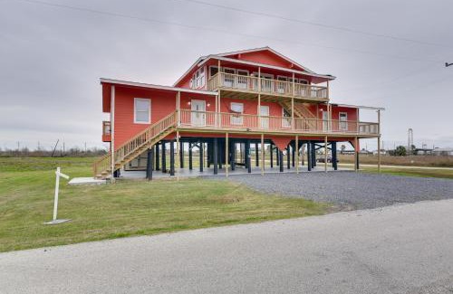 Galveston Apartamento | 3 Mi to Bolivar Beach Quiet Condo with Balcony