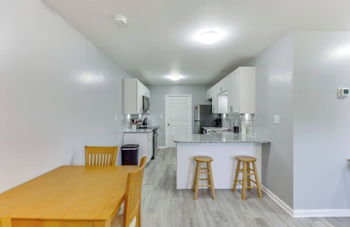 Bolivia Apartamento | 3 Mi to Brunswick Community College: Cozy Duplex!