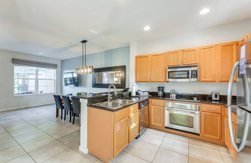 Kissimmee Casa | 3 Mi to Disney: Retreat w/Hot Tub & Resort Perks!