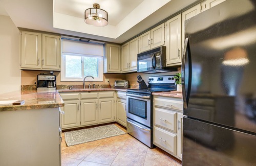 Eden Casa | 3 Mi to Downtown: Inviting Lancaster Home!