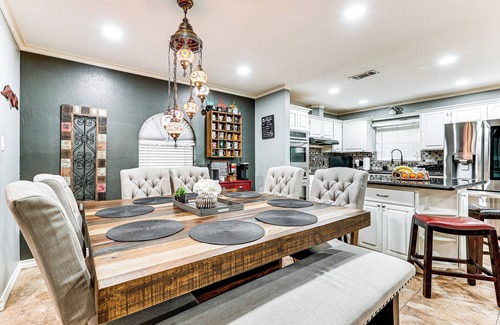 McAllen Casa | 3 Mi to Downtown McAllen: Quiet Home w/ Pool