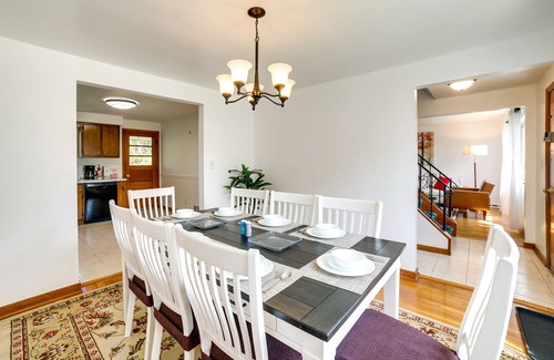 Pittsburgh Casa | 3 Mi to Downtown: Pittsburgh Home w/ Balcony!