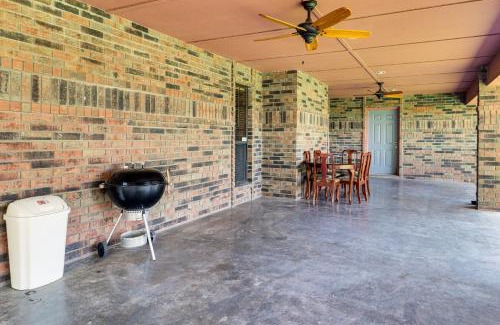 Roswell Casa | 3 Mi to Downtown Roswell Home with Patio and Yard