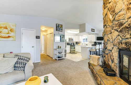 Spenard Apartamento | 3 Mi to Dtwn: Apt w/ Shared Sauna in Anchorage