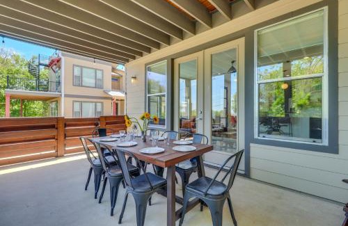 Galindo Casa | 3 Mi to Dtwn Centrally Located Austin Townhome