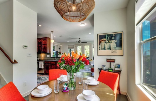 Galindo Casa | 3 Mi to Dtwn: Centrally Located Austin Townhome