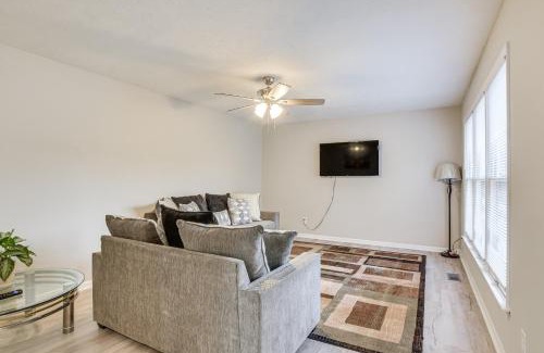 Terry Sanford Casa | 3 Mi to Dtwn Fayetteville Home with Pool Table