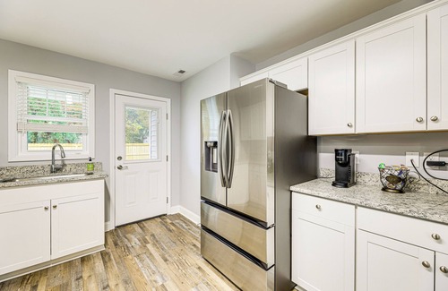 New Bern Casa | 3 Mi to Dtwn: Home w/ Patio & Grill in New Bern