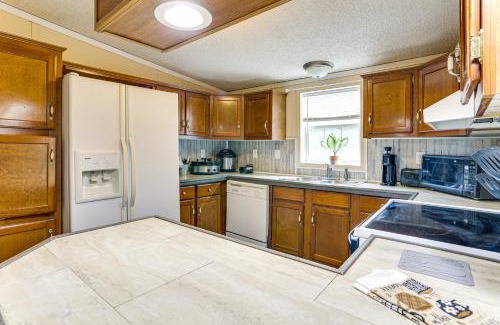 Paris Casa | 3 Mi to Dtwn Pet-Friendly Farm Retreat in Paris!