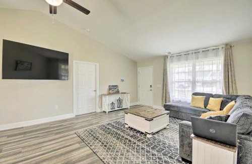 Loris Casa | 3 Mi to Golf Loris Home with Big Private Yard!