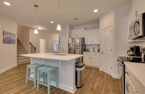 Ocean Isle Beach Casa | 3 Mi to Golf & Waterway: Ocean Isle Beach Retreat!