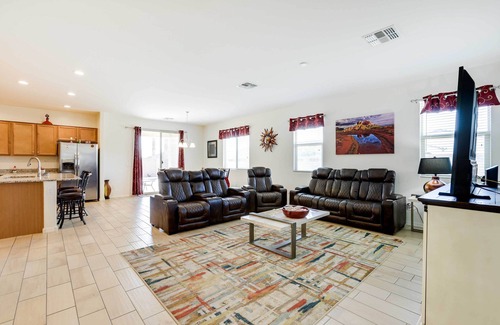 Canyon Trails West Casa | ¡NUEVO! Desert Den w / Oasis, 3mi to Goodyear Ballpark!