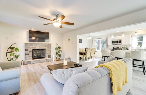 Pocono Summit Casa | 3 Mi to Kalahari: Pocono Summit Home w/ Pool Table