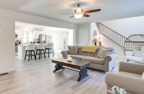 Pocono Summit Casa | 3 Mi to Kalahari: Pocono Summit Home w/ Pool Table
