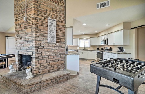 Lake Havasu City Casa | 3 Mi to Lake Havasu: Family Home w/ Game Room