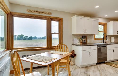 Onalaska Casa | 3 Mi to Lake Onalaska Quaint Home with Prairie View