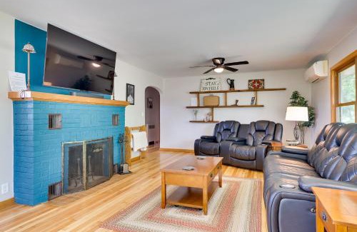 Onalaska Casa | 3 Mi to Lake Onalaska Quaint Home with Prairie View