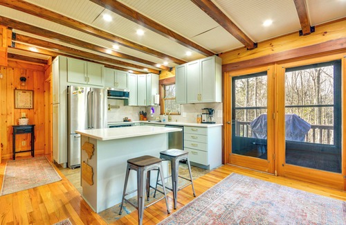 Galax Cabina | 3 Mi to Main St Galax: BBQ-Ready Home w/ Fire Pit!