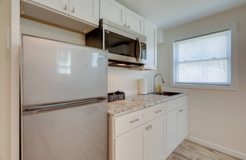 Wareham Apartamento | 3 Mi to Onset Beach: Sleek Apartment in Wareham