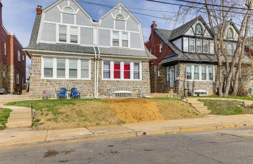 Yeadon Casa | 3 Mi to Penn Pet-Friendly Townhome in Yeadon!