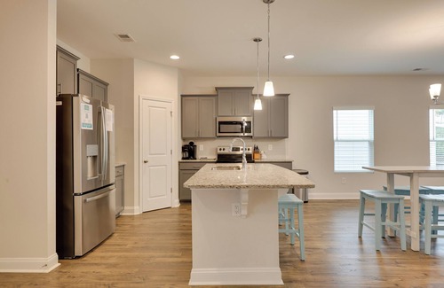 Ocean Isle Beach Casa | 3 Mi to Sand & Surf: Ocean Isle Beach Retreat!