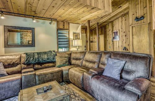 Sierra Cedars Casa | 3 Mi to Shaver Lake Cozy Bears Hideaway Cabin!
