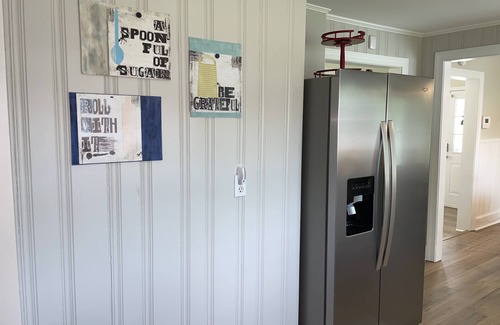 Hampstead Casa | 3 mi to Topsail Island, Large fenced in backyard. Bring your boat!