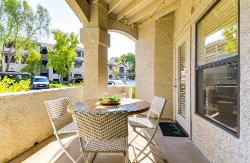 North Scottsdale Apartamento | 3 Mi to TPC Chic Condo with Pool Access and Grills