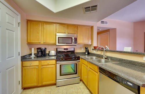 Maryvale Village Condominio | 3 Mi to Westgate District: Condo w/ Pool Access