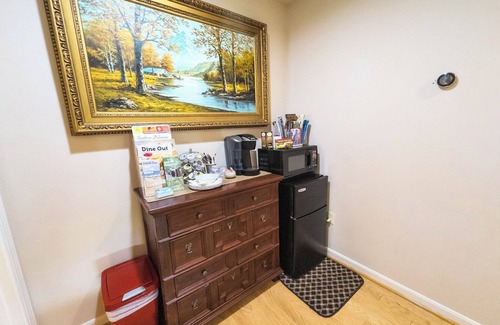 Selbyville Casa | 3 miles from the beach! 4 bedroom home with a hot tub and backyard!