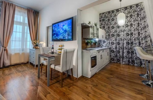 Stare Mesto Apartamento | 3 min from the main Railway station