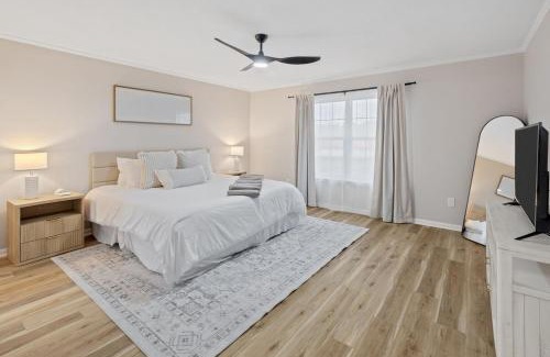 Prien Casa | 3 Min to Casino with Pool and Hot Tub