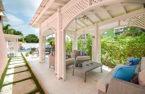 Marine Gardens Casa | 3 minutos a pie de playa - Blessed Manor 6 Bed House)