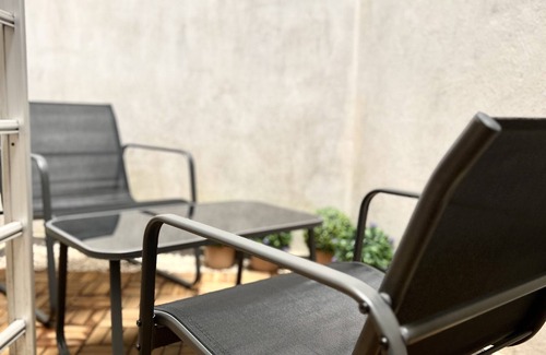 University District Casa | 3 min walk to MEIR, 10 min to Central Station - cozy 3/4BR - entire house