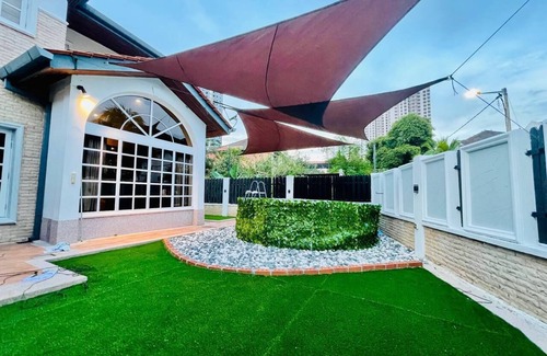 Batu Ferringhi Casa | 3 Mins Away From Beach !!