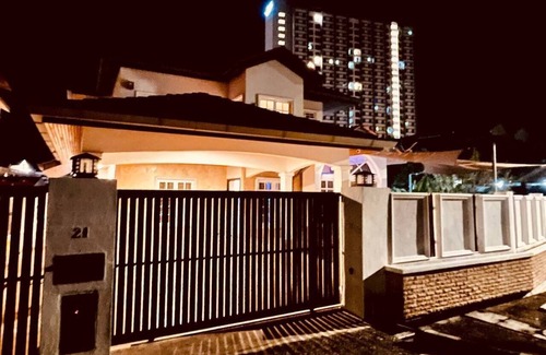 Batu Ferringhi Casa | 3 Mins Away From Beach !!