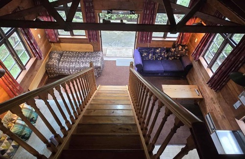 Hanmer Springs Cabina | 3 minutes to Hanmer Springs thermal pools! Family Cabin in the Hanmer Forest!