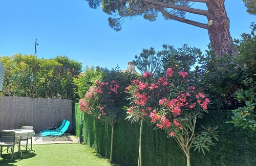 Saint-Cyr-sur-Mer Apartamento | 3 minutes walk from the sandy beach ... Ideally located, Garden, quiet, Parking