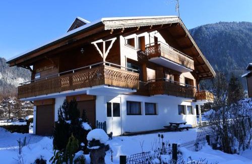 Morzine Apartamento | 3 pièces à Morzine, centre, proche pistes, 3*, WiFi, balcon, parking, jacuzzi, animaux OK, 6 pers - FR-1-754-37