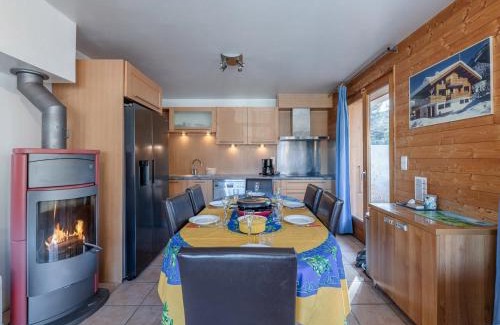 Morzine Apartamento | 3 pièces à Morzine, centre, proche pistes, 3*, WiFi, balcon, parking, jacuzzi, animaux OK, 6 pers - FR-1-754-37