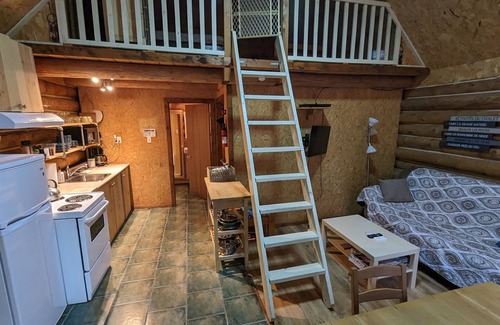 Riviere-Rouge Chalet De Esquí | 3- Poirier : Chalet en bois rond au bord de la Rivière Rouge