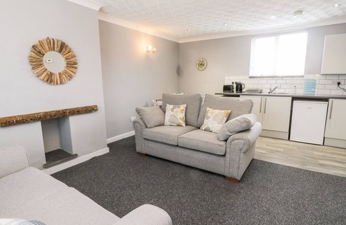 Marske-by-the-Sea Cabaña | 3 PROSPECT TERRACE, pet friendly in Marske-By-The-Sea