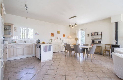 Saint-Saturnin-les-Apt Villa | 3* PROVENCAL VILLA WITH SWIMMING POOL, QUIET LOCATION, VIEW OF ROUSSILLON