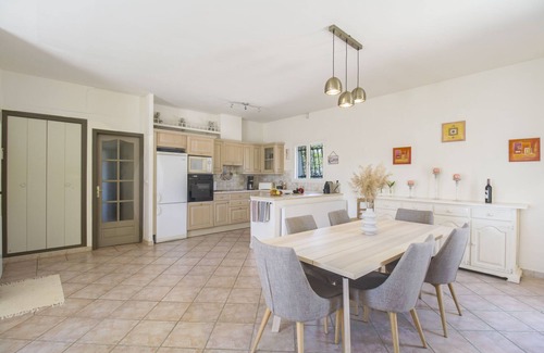 Saint-Saturnin-les-Apt Villa | 3* PROVENCAL VILLA WITH SWIMMING POOL, QUIET LOCATION, VIEW OF ROUSSILLON
