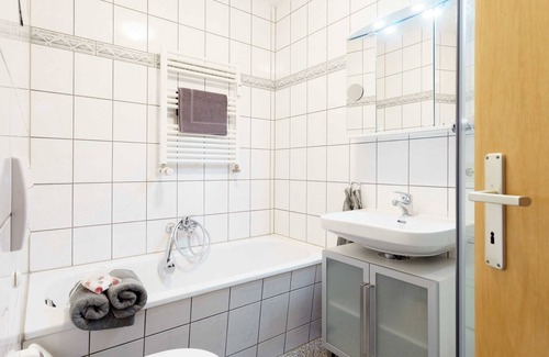 Andreasvorstadt Apartamento | 3 Raum-wohnung mit Blick auf die Zitadelle Petersberg - Neu-wohnung mit Blick auf die Zitadelle